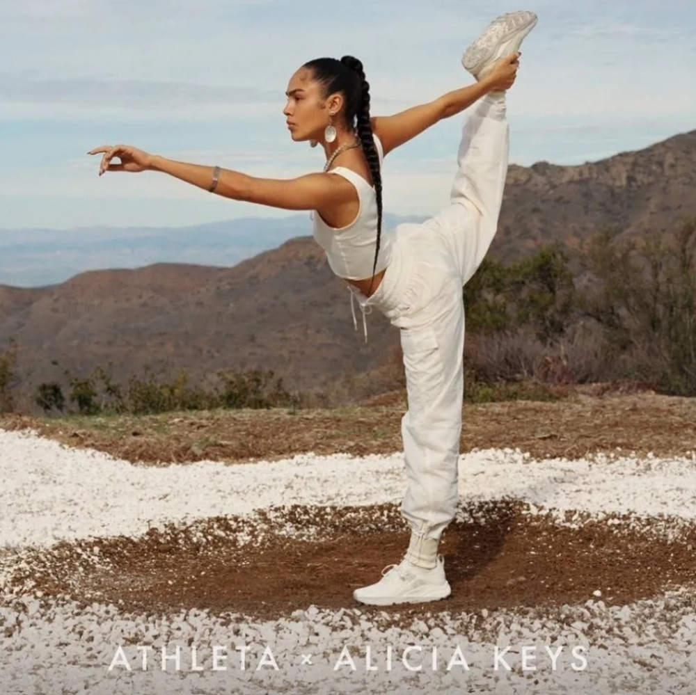 NWT Athleta + Alicia Keys High Waist Utility Pant in Magnolia White - Picture 5 of 11